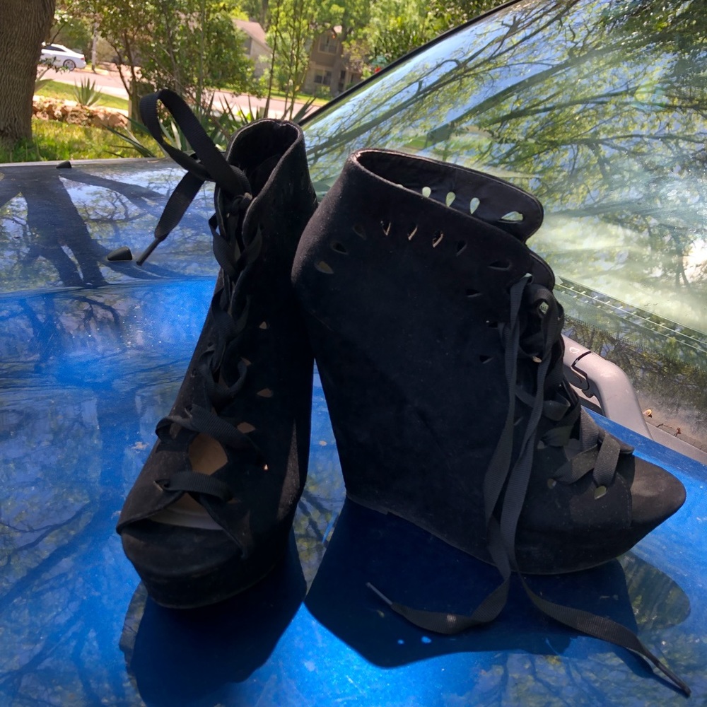 women’s wedge heel size 8